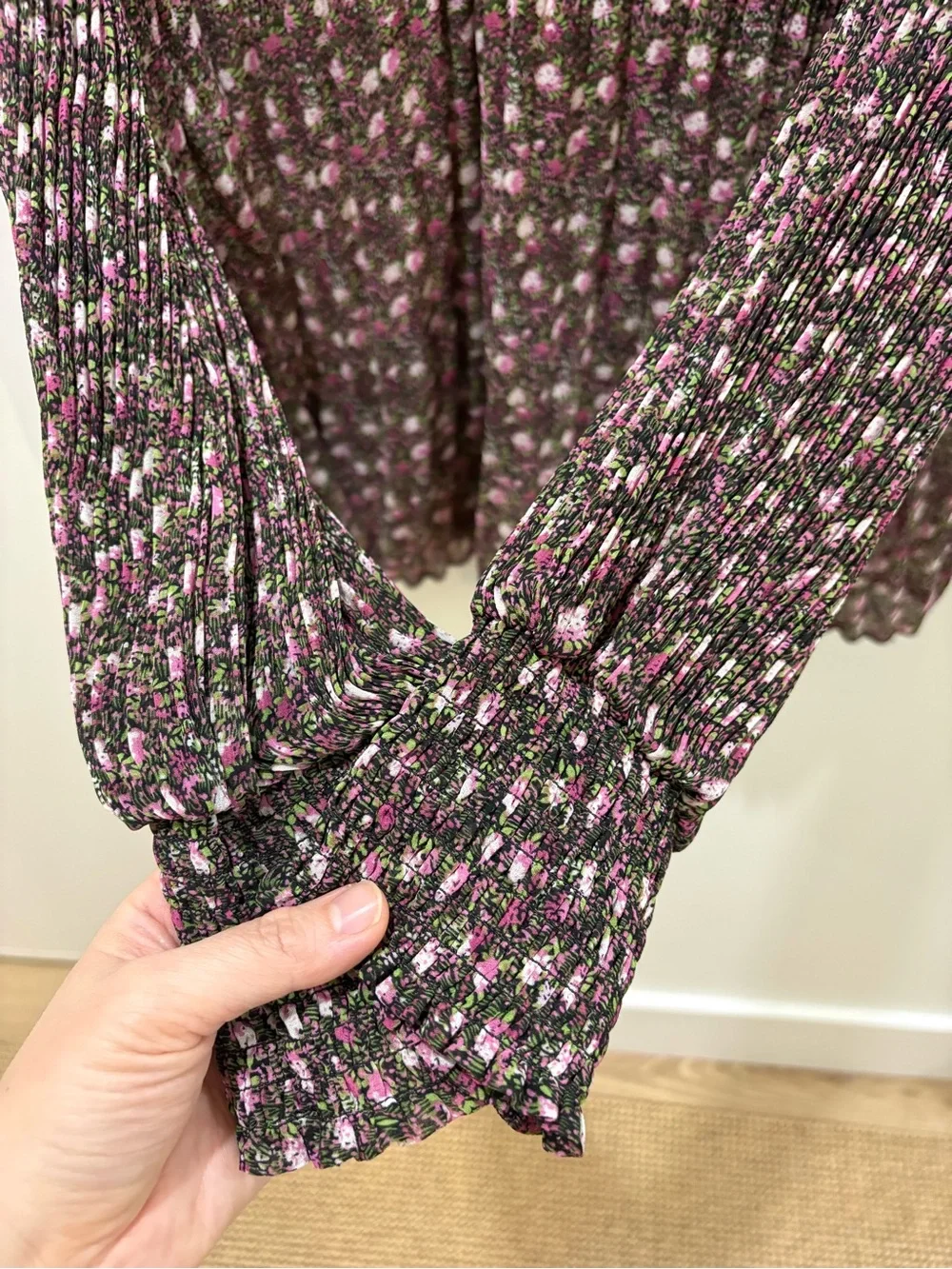 CABI | Smocked Ruffle Neck Floral Long-Sleeve Top - Picture 5 of 6